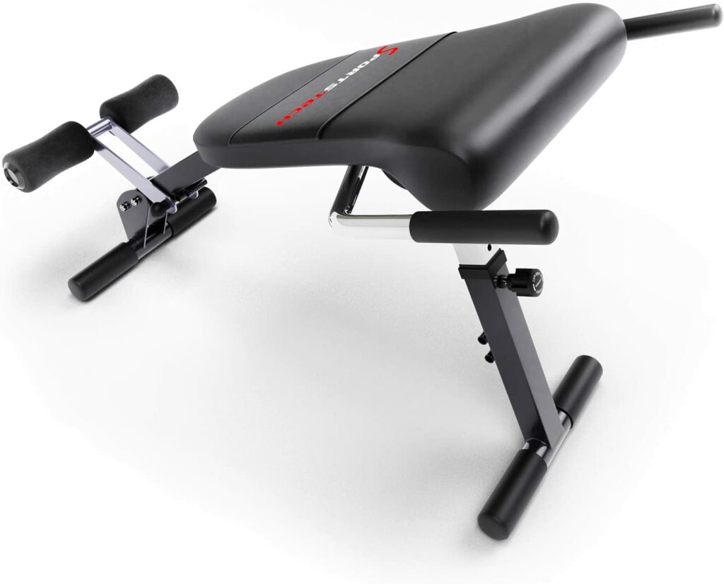 Machine de musculation pour rowing dorsaux en salle de sport