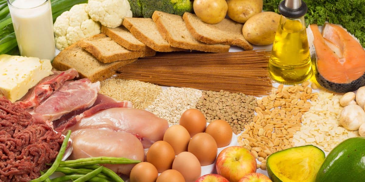 Une alimentation équilibrée se base sur trois macronutriments essentiels : les glucides, les protéines et les lipides.